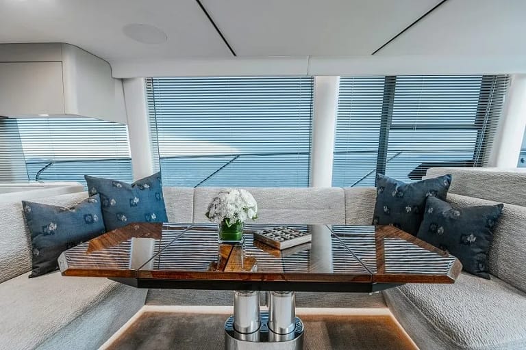 Yacht Charter3.jpg 768x512